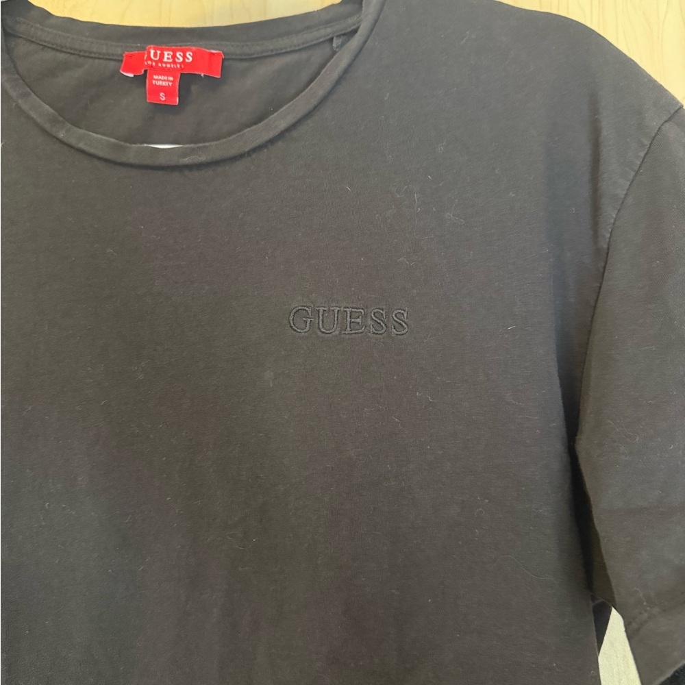 GUESS T-Shirt - Picture 3 of 4